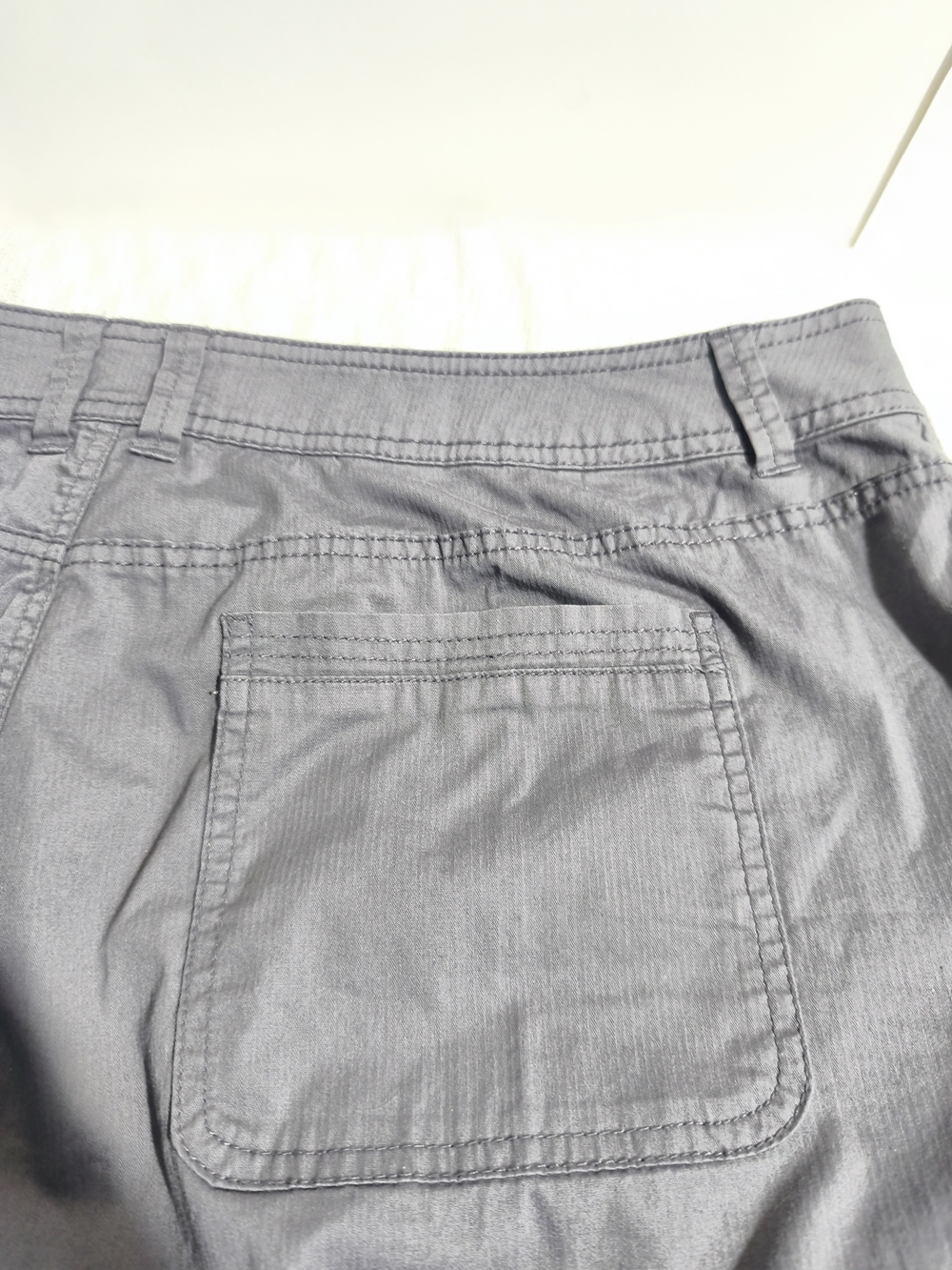 St. John's Bay Gray Wide-Leg Cargo Pants  E1(21) - Picture 8 of 9